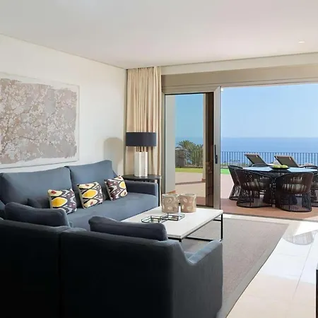 3 Bdr Sea View